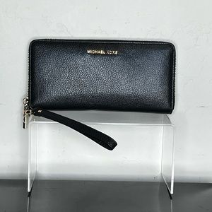 Michael Kors Large Travel Continental Jet Set Wristlet Wallet NWT